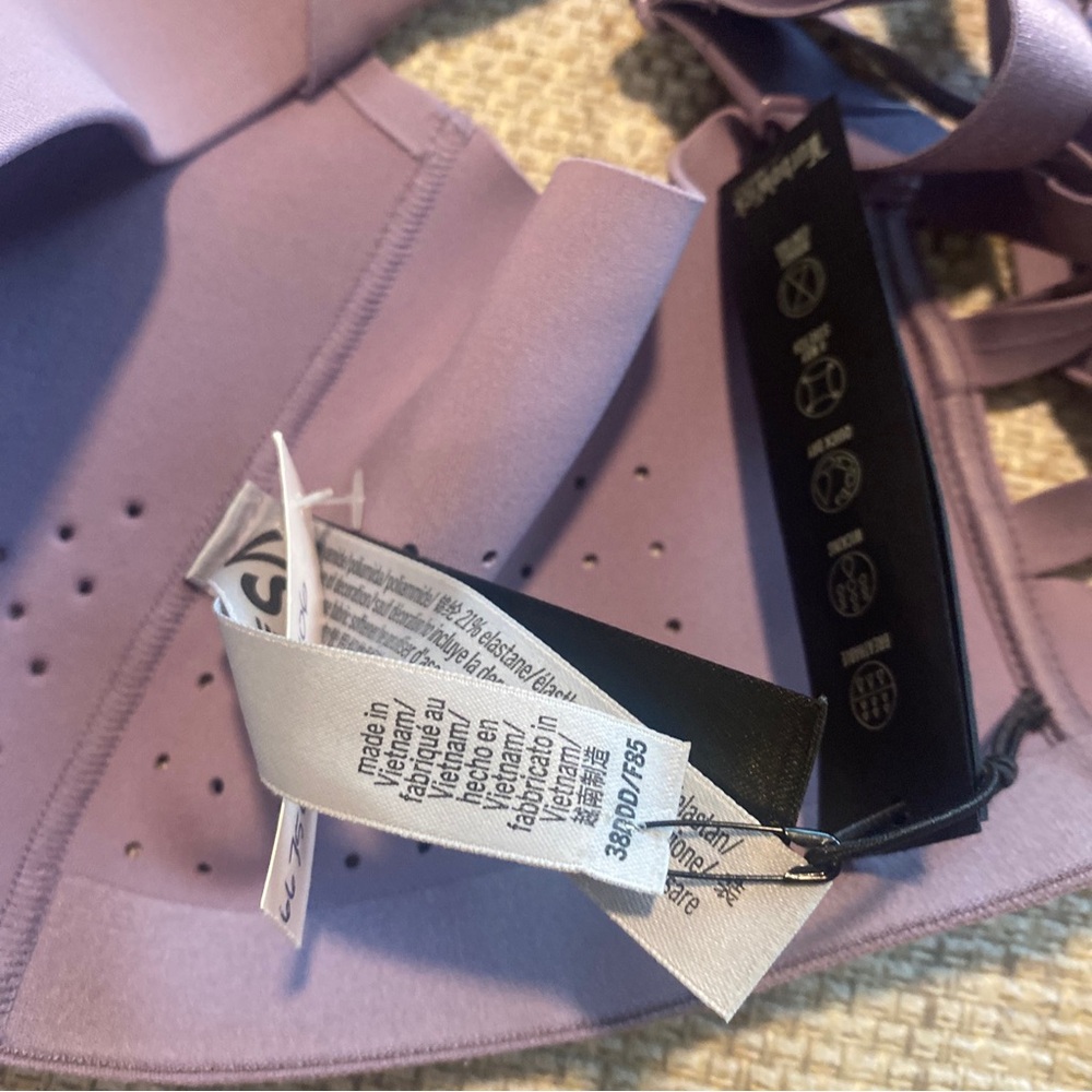 Victoria's Secret Front-Zip Sports Bra - Lavender - Picture 7 of 7